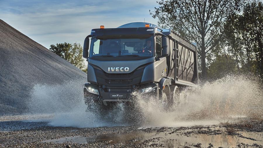 100% offroad T-WAY maakt IVECO\'s zware WAY-gamma compleet