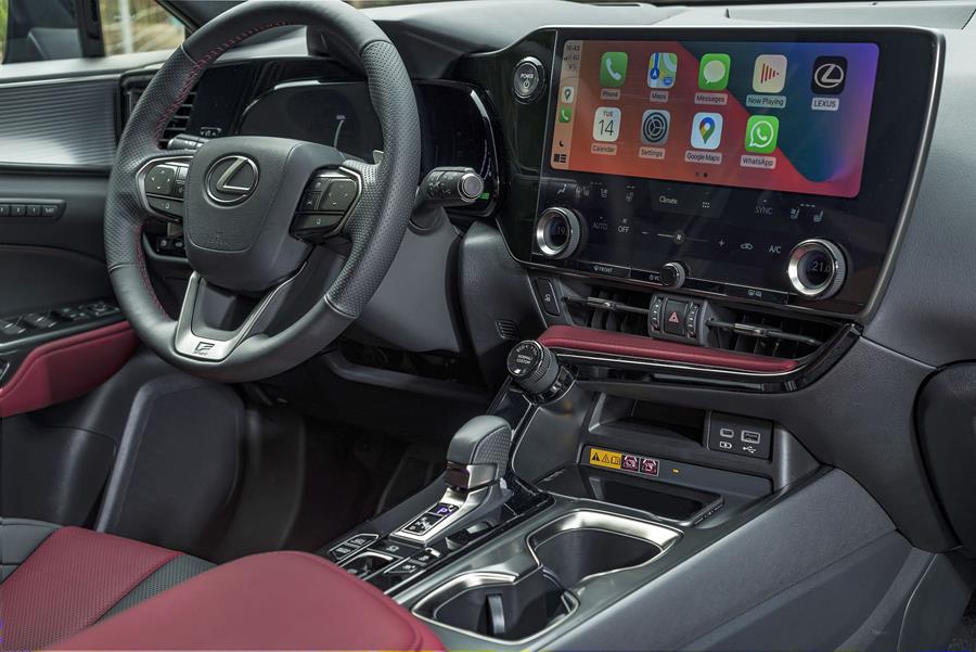 Rijtest Lexus NX 450h+ 7
