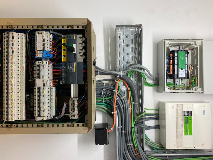 Dankzij de open programmering kunnen de controllers naast de sturing van verwarming en koeling ook voor andere toepassingen worden gebruikt, zoals de sturing van de verlichting