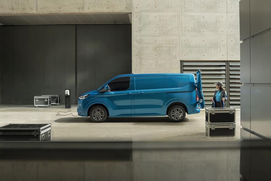 Presentatie Ford E-Transit Custom 2
