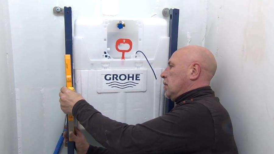 inbouwframe verankeren