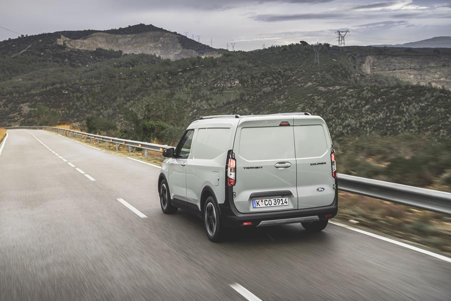 Ford Transit Courier 3
