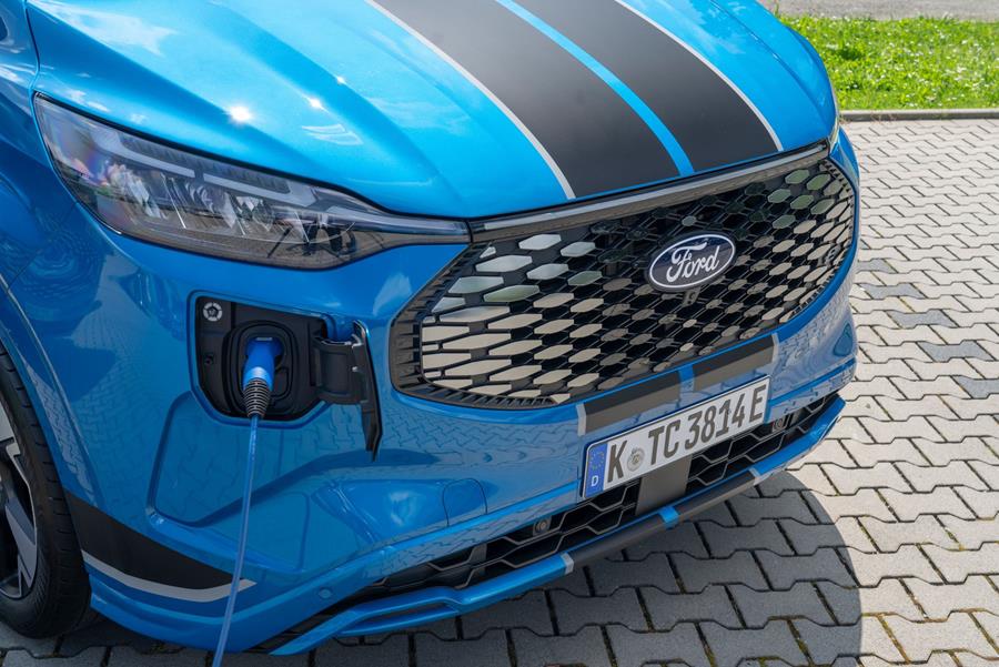 Rijtest Ford Pro E-Transit Custom 7