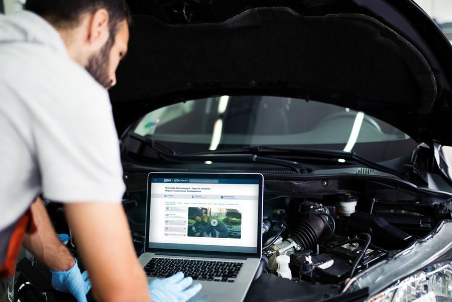 Valeo versterkt de expertise van mecaniciens met de lancering van Valeo Tech Academy
