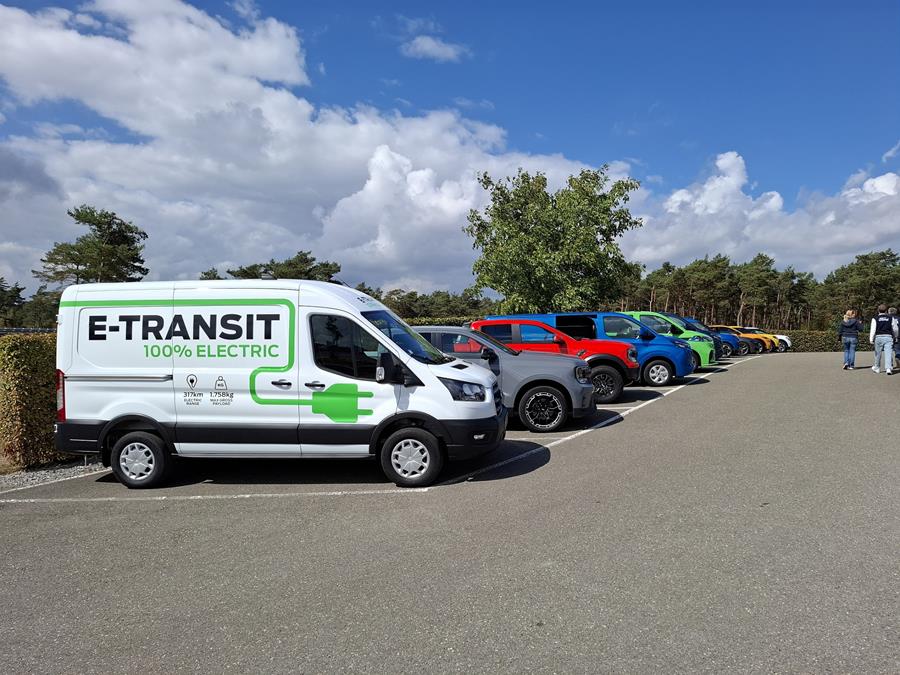 Static show lommel Transit60