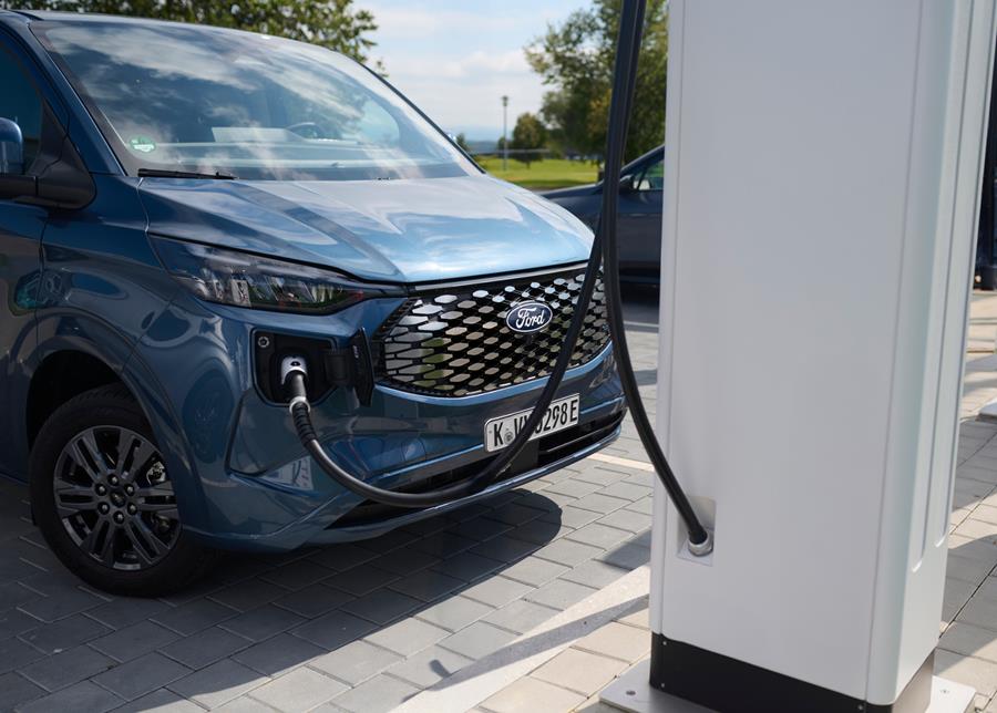 Ford E-Transit Custom krijgt meer range, sneller laden en AWD 2