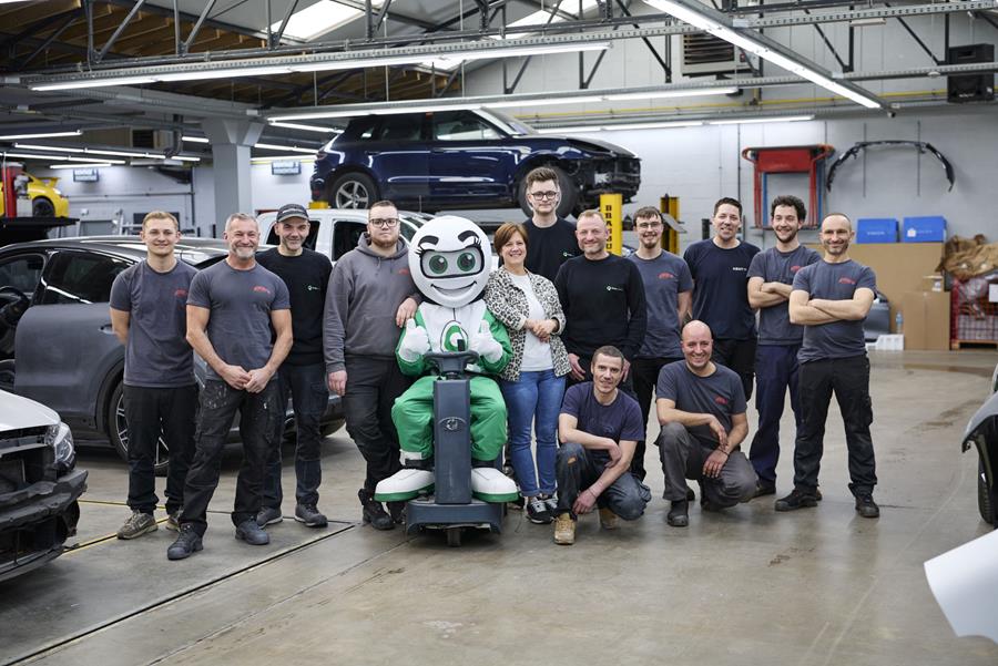 Via de aansluiting bij Qualitygarage en Qualitycarrosserie krijgt REM Auto toegang tot technische ondersteuning en opleiding
