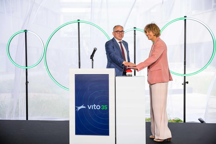 De plechtige opening van EARTH met de Vlaams Minister President en Inge Neven